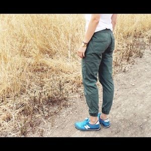 Athleta Trekkie Joggers sz 8